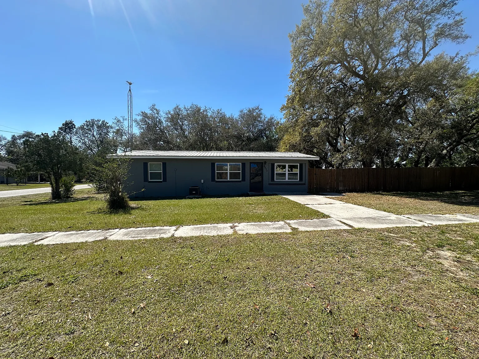 3 bed, 1148 sqft, $1,600 — Photo 2