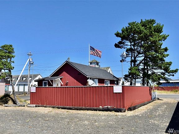 5th image of 2129 Nyhus Ave