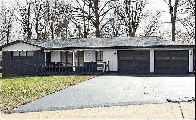 1st image of 2515 Peach Tree St