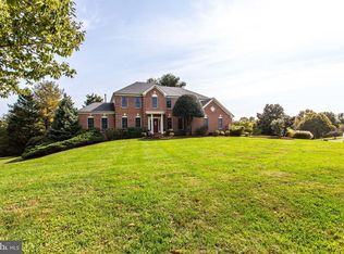 10806 Piney Pond Dr, Great Falls, VA 22066