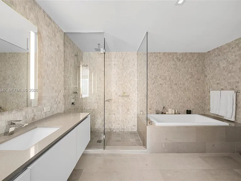 88 SW 7th St #2105 — Photo 12
