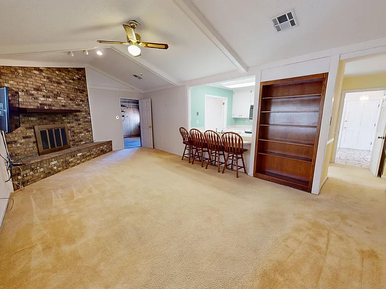 1212 Hillman St — Photo 9