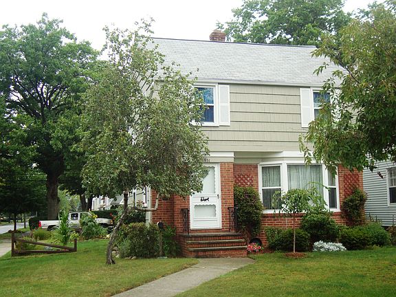 2nd image of 21851 Kenison Ave