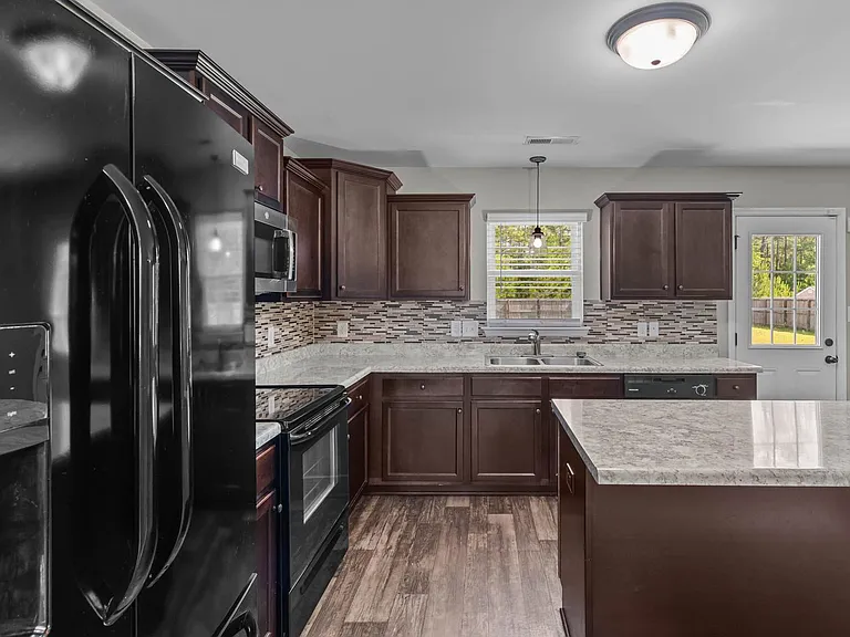 719 Addor Dr — Photo 12