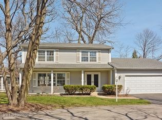 5 Stoneridge Rd, Rolling Meadows, IL 60008