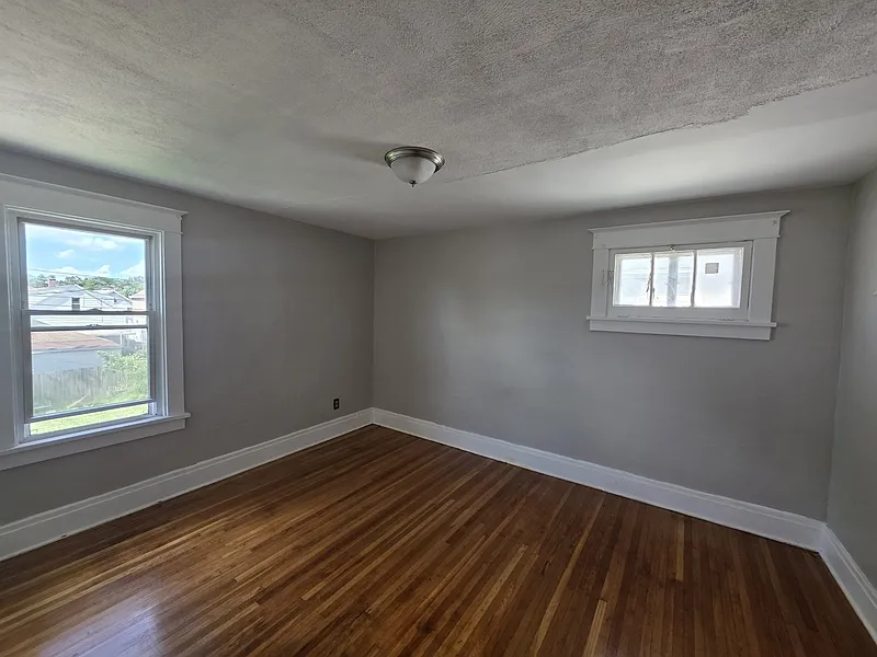 2 bed, 1.0 bath, $1,275 — Photo 3