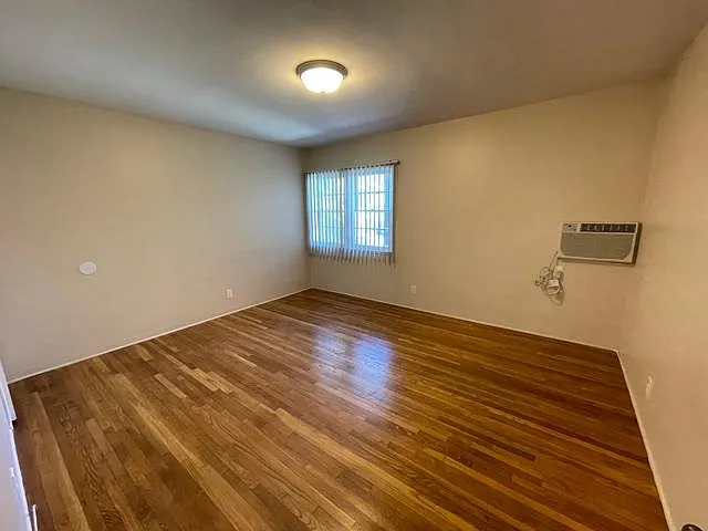 995 S Marengo Ave — Photo 12