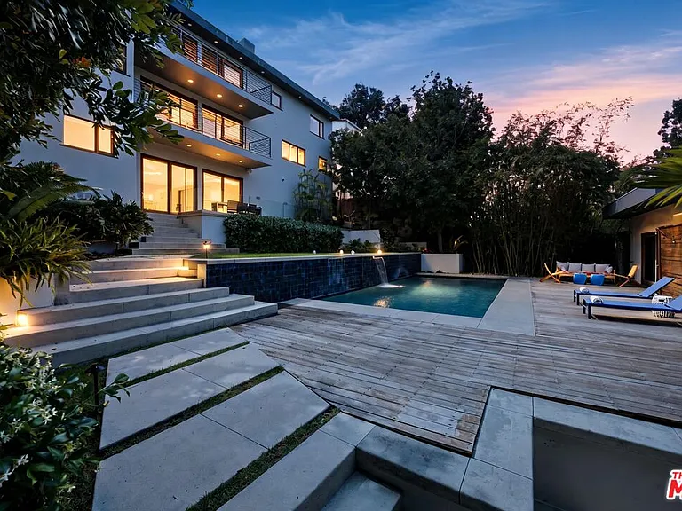 2035 De Mille Dr — Photo 3