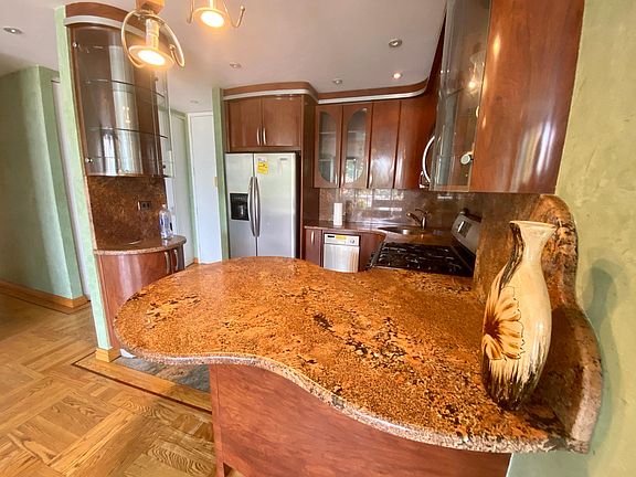 3rd image of 3111 Ocean Pkwy #2M