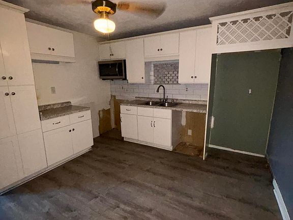3rd image of 5302 Wiseman Ct