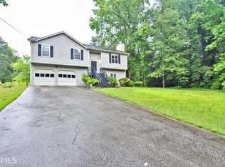 5349 Memorial Ln, Powder Springs, GA 30127