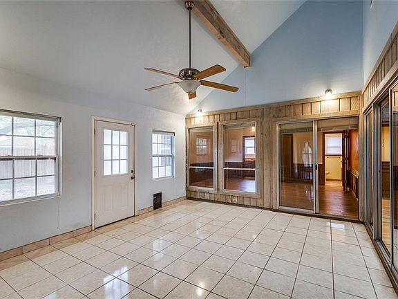 3rd image of 1916 Lake Side Ln