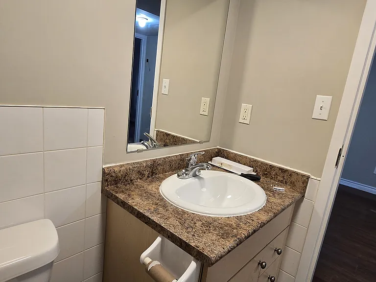274 Highland Rd E #10 — Photo 10