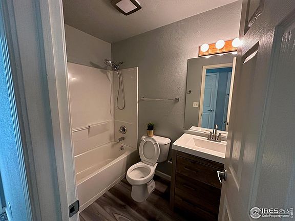 5th image of 605 Kenosha Ct