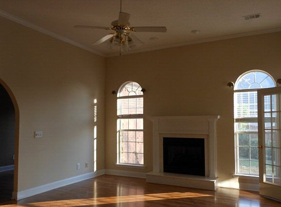 2nd image of 200 Carrington Ln #1