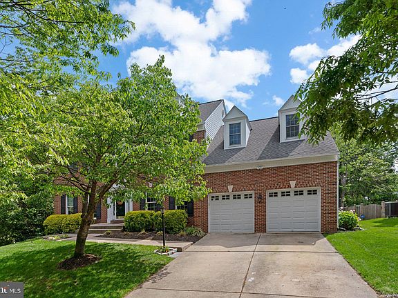 4th image of 8285 Highglade Ct
