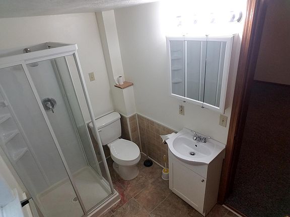 3rd image of 927 S 30th St APT A