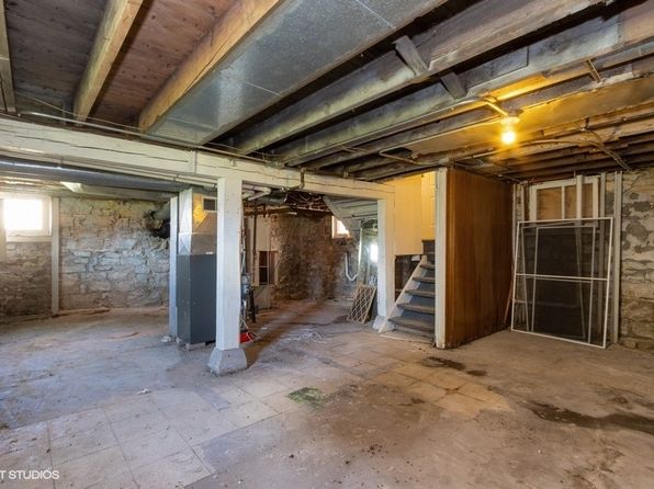 cedar-rapids-iowa-442795423 picture