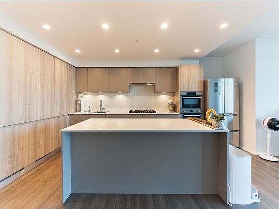 3rd image of 3833 Evergreen Pl #4401