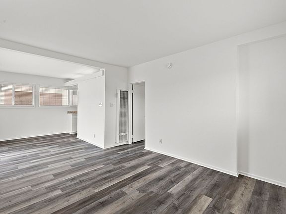 3rd image of 811 Cory Dr #2