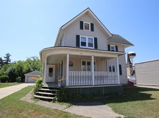 212 W State St, Fox Lake, WI 53933