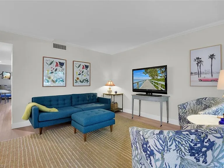 3200 Gulf Shore Blvd N #105 — Photo 5
