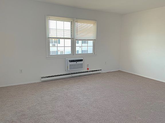 3rd image of 362 Shore Dr E #13