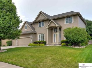 2023 S 194th St, Omaha, NE 68130