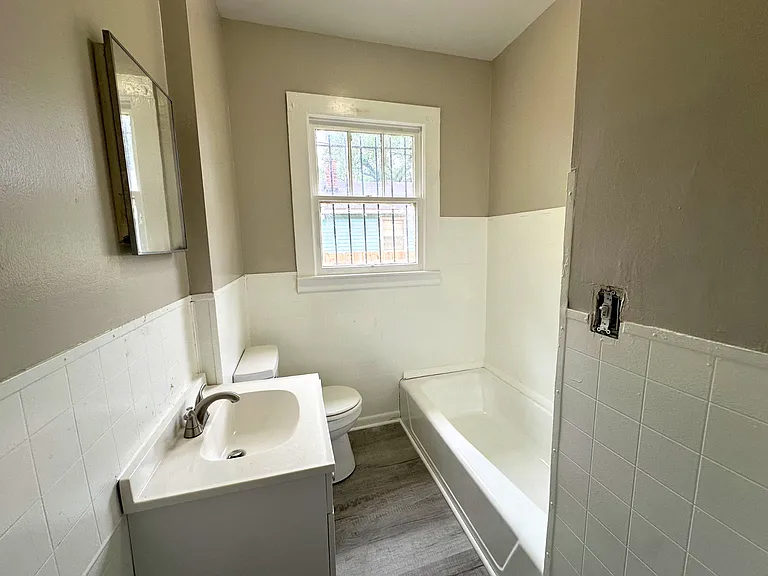 372 Fredonia St — Photo 14