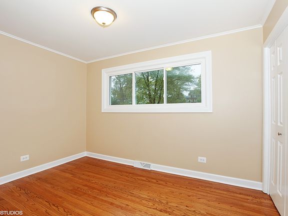 5th image of 1430 S Stewart Ave