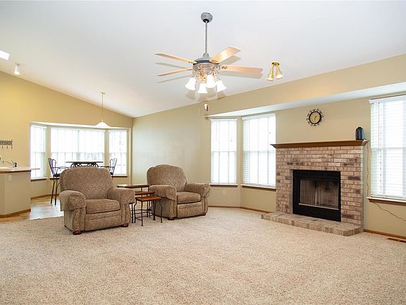 3rd image of 2852 Dolfield Dr