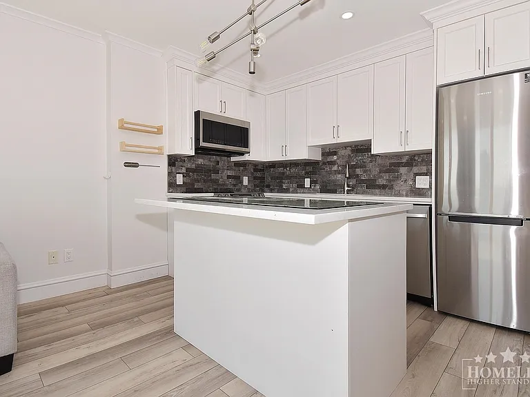 10777 University Dr #2002 — Photo 8