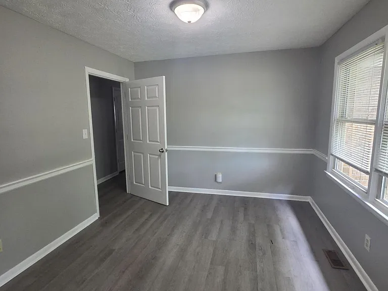 3334 Nevius Dr — Photo 4