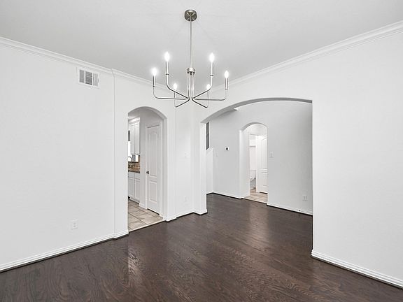 4th image of 6527 Hunters Trace Ln