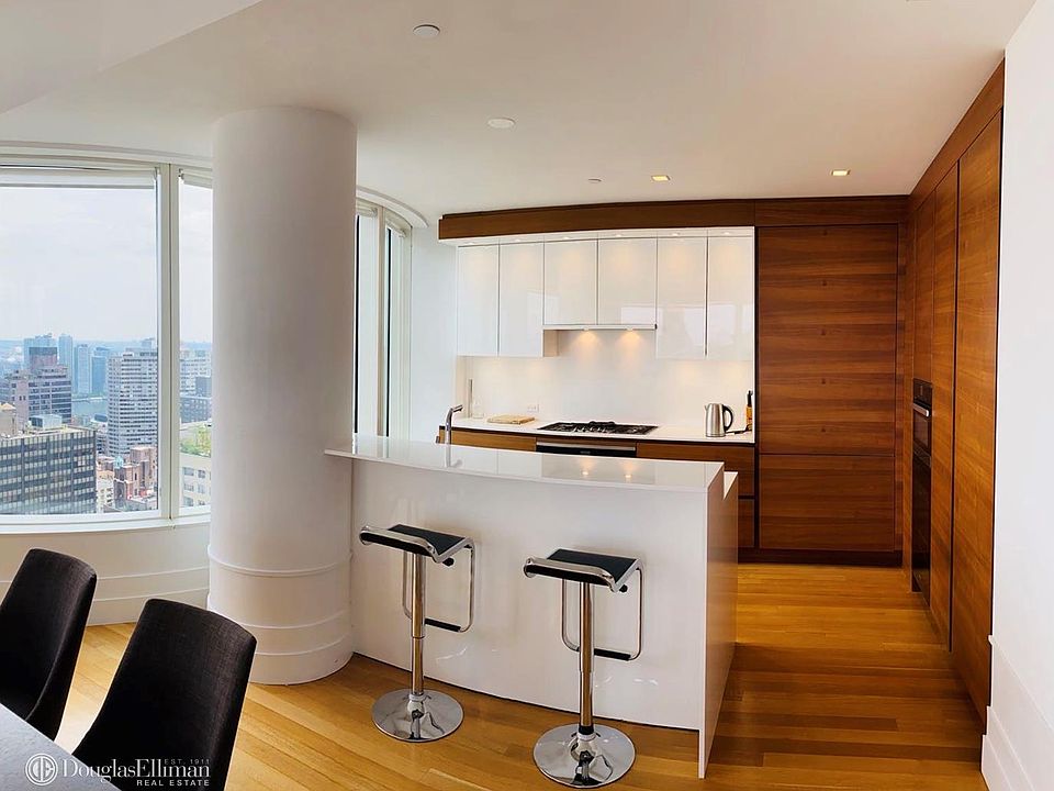 1st image of 252 E 57th St #43B