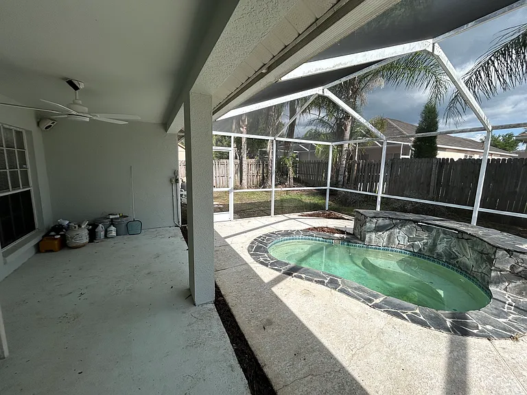1432 Lakehurst Way — Photo 2