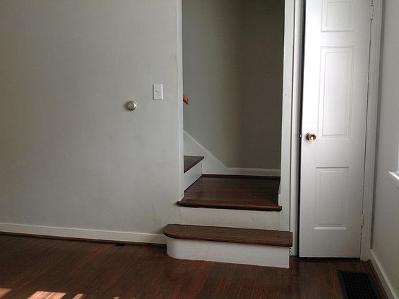 3rd image of 734 Clarendon Pl