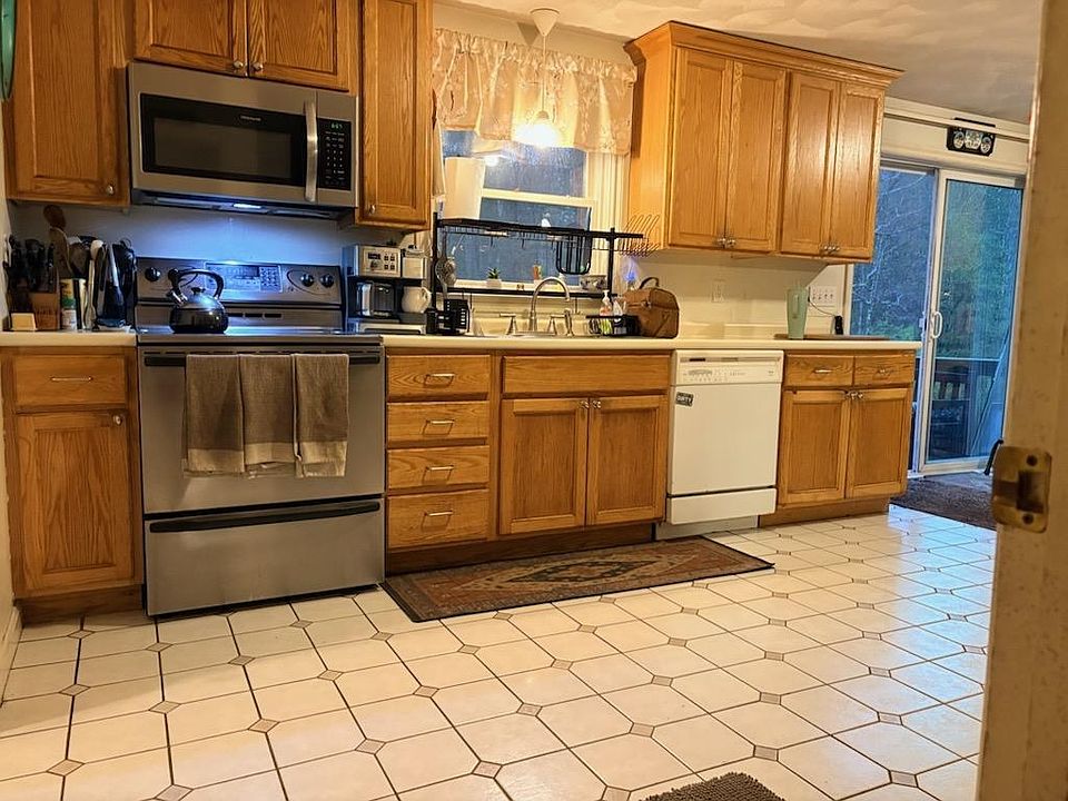 1st image of 7 Chapman Way