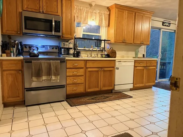 7 Chapman Way, Exeter, NH 03833