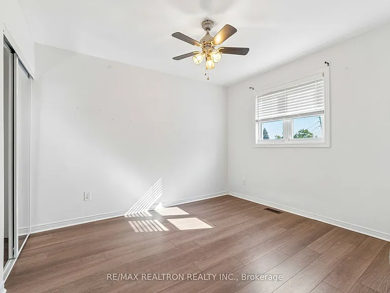409 Cobblehill Dr — Photo 24
