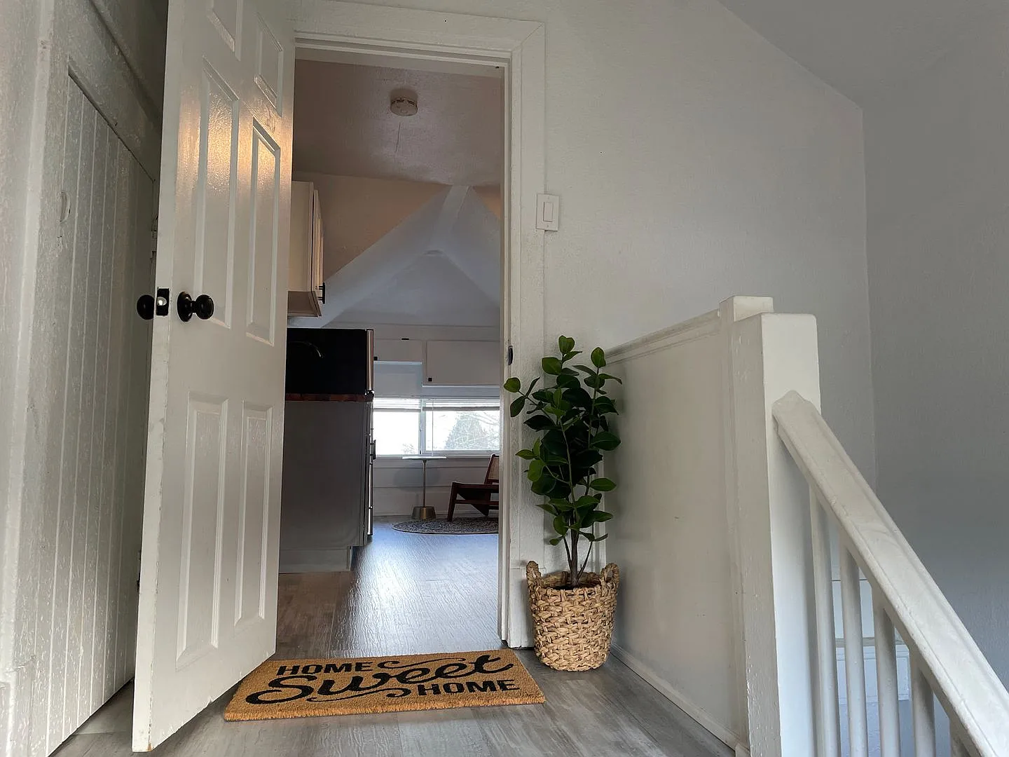 The White House Apts — Photo 4
