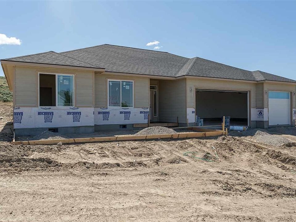 1st image of 22011 Berry Dr
