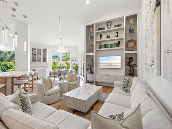 231 COLONADE CIR #2203, NAPLES, FL 34103