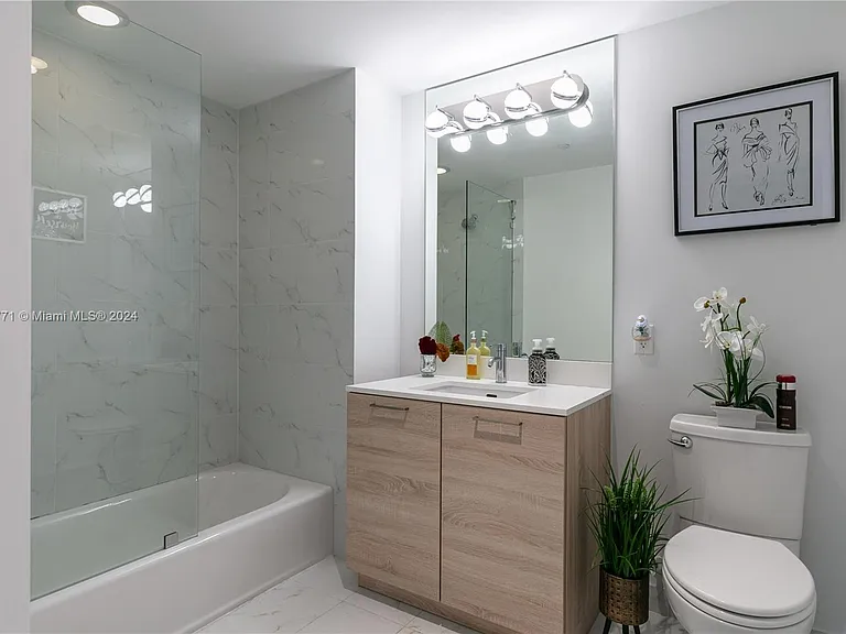 16385 Biscayne Blvd #1701 — Photo 2