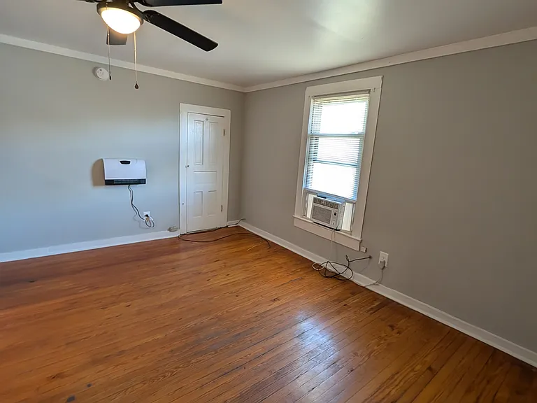 1206 S Salisbury St #G — Photo 4