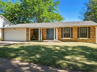 2609 Yaeger Rd, Saint Louis, MO 63129