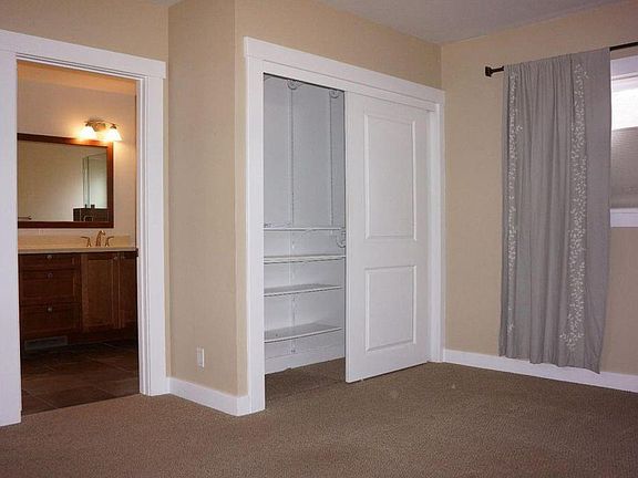 4th image of 886 Coolidge Ave