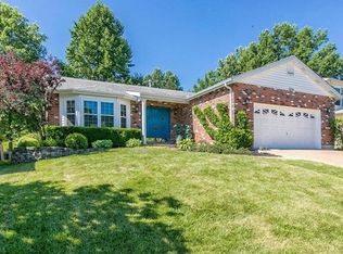 10898 Ridge Forest Dr, Saint Louis, MO 63123