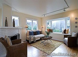 1st image of 100 Eagle St