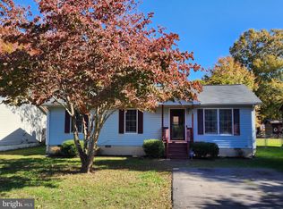 88 Meadow View Ln, Colonial Beach, VA 22443